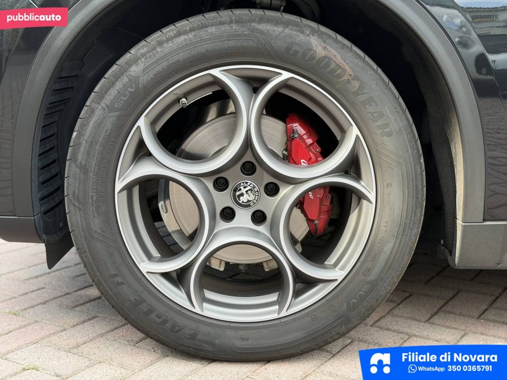 Alfa Romeo Stelvio usata a Novara — foto 21