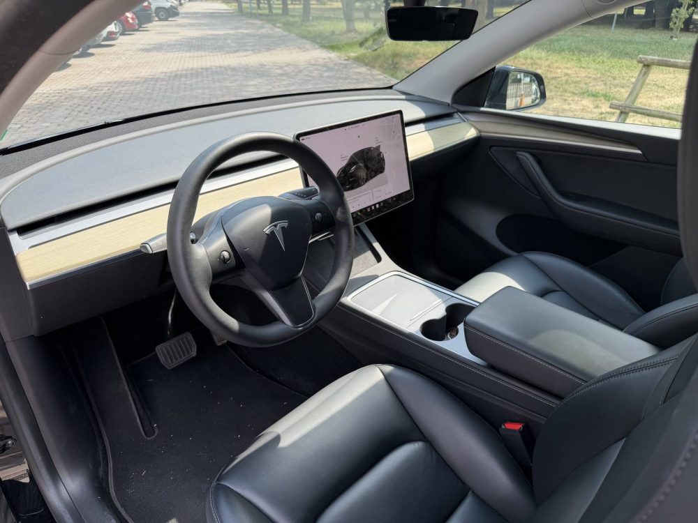 Tesla Model Y usata a Novara — foto 9