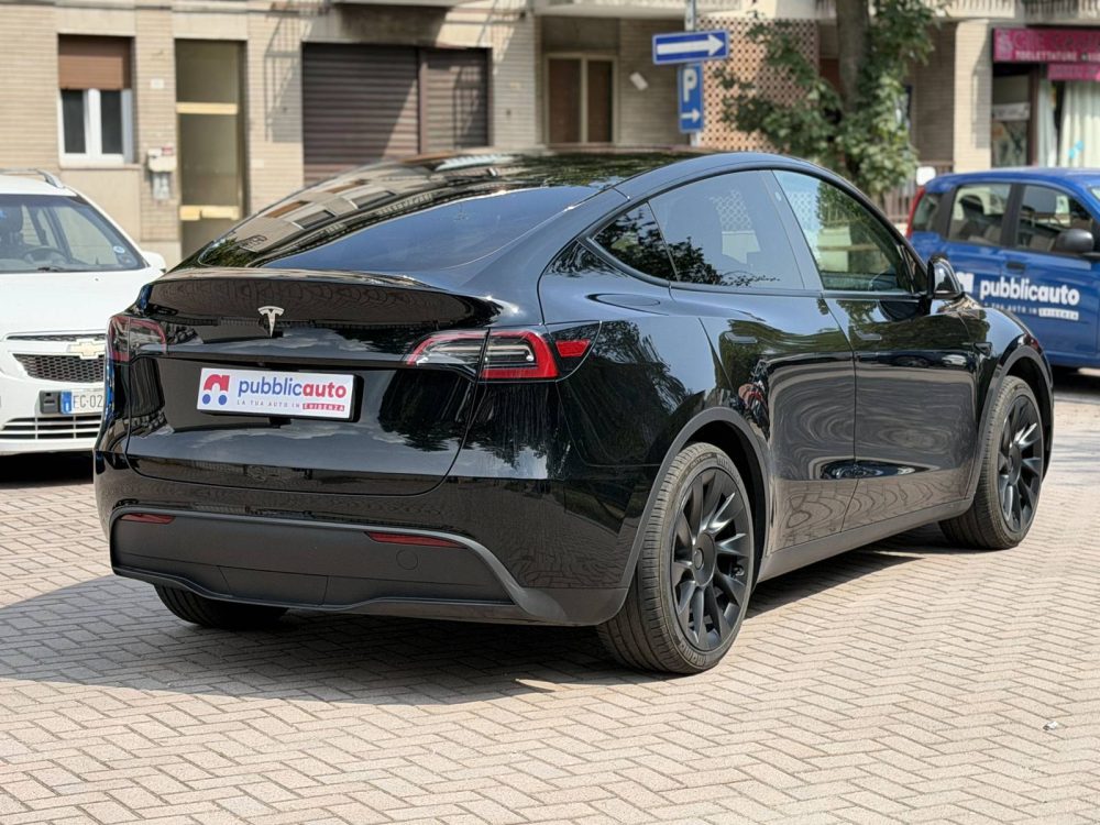 Tesla Model Y usata a Novara — foto 4