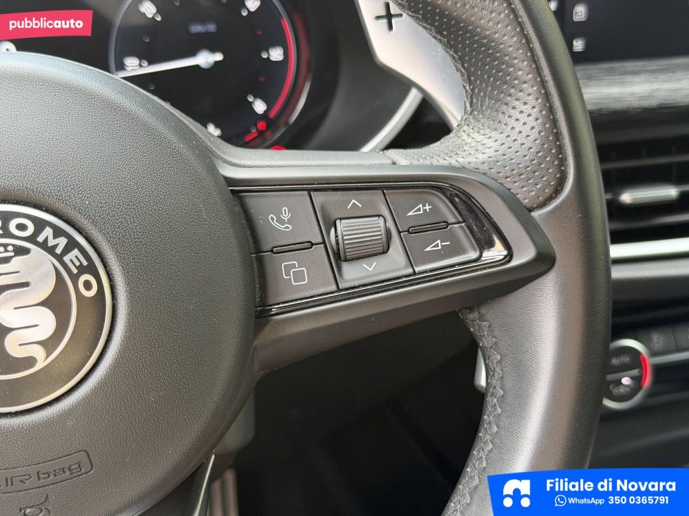 Alfa Romeo Stelvio usata a Novara — foto 16