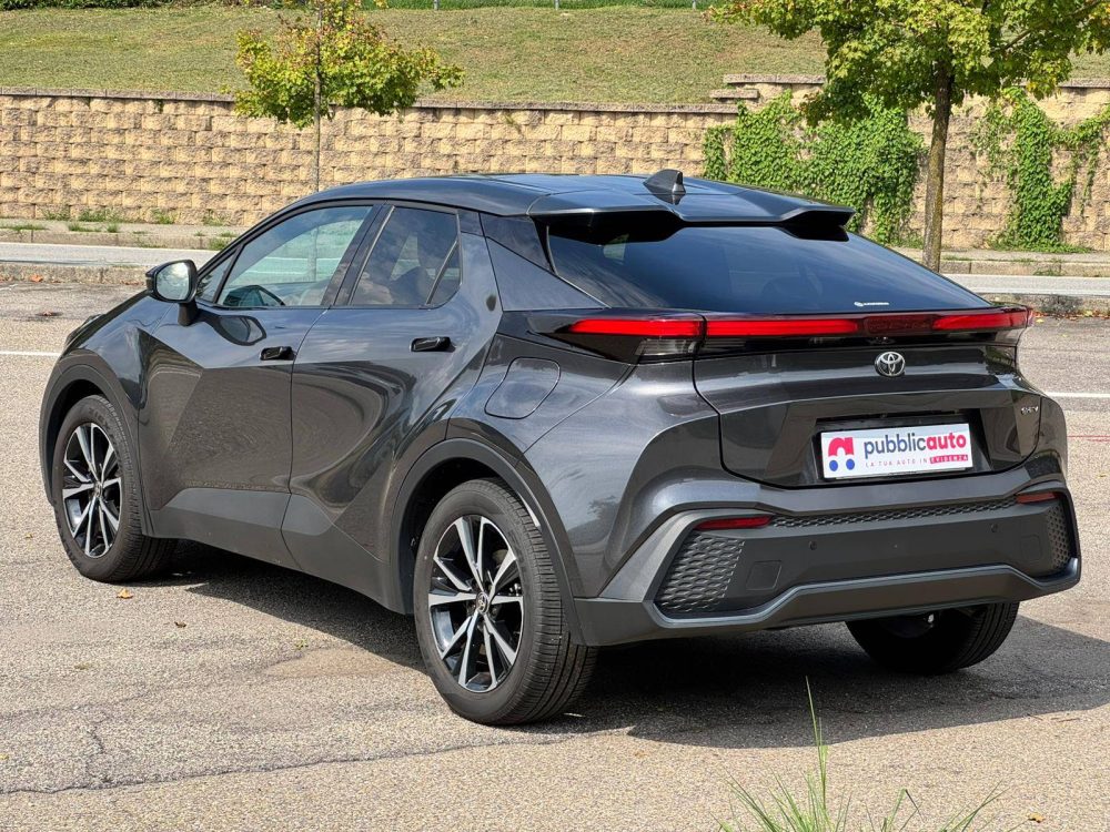Toyota C-HR usata a Verbania — foto 2